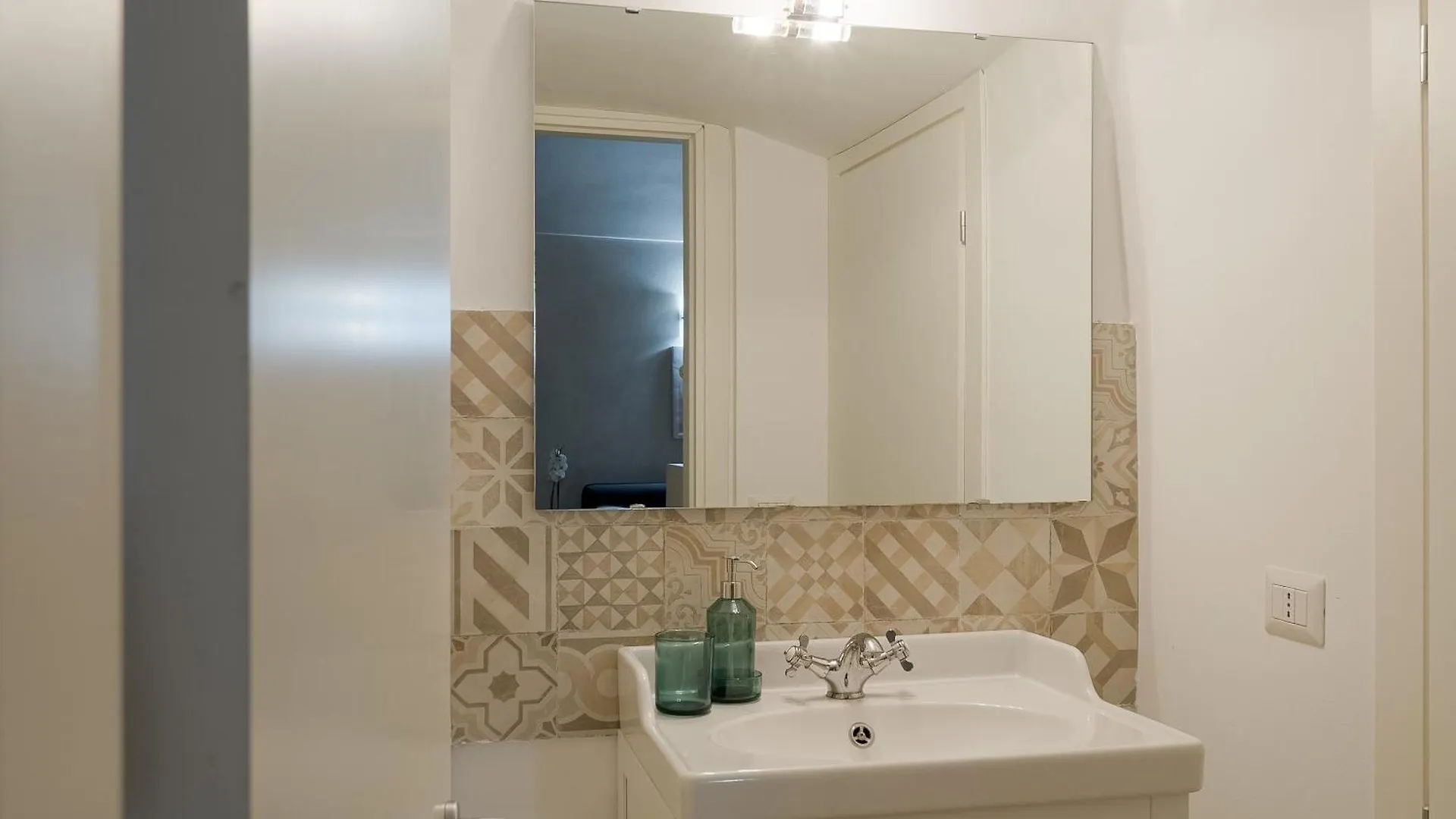 Corradi Central Studio! Theatre Ariston & Casino Sanremo Apartment